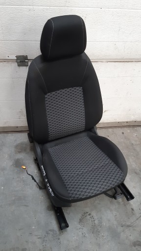 Sitz rechts grzany Opel Astra K
