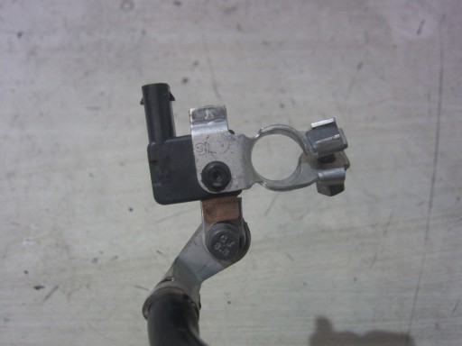 VOLVO XC60 II XC 60 KABEL Stromverteiler mit Sicherung MINUS AKUMULATORA 31652438