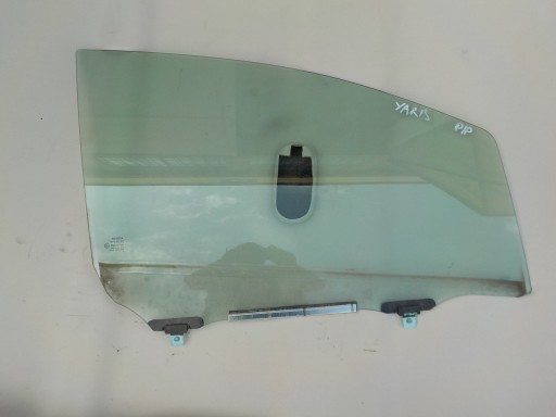 window right front toyota yaris II 5D 2008r