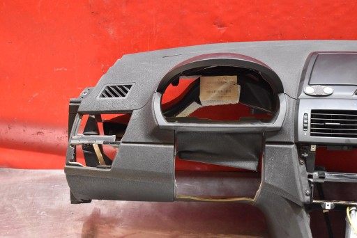 dashboard instrument panel console cockpit EU BMW X3 E83 06-10
