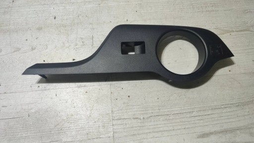 Toyota C-HR and 1.2 19r frame przycisku of the opening windows door right rear part