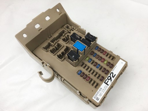 Subaru impreza 17 - блок запобіжників 82201fl92a