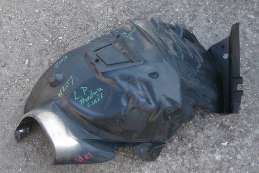 MERCEDES W207 3.0 CDI 11R mudguard left front A2076901830