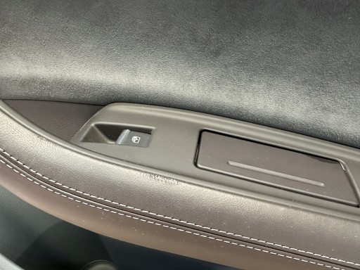 AUDI Q8 side door right rear part bang OLUFSEN