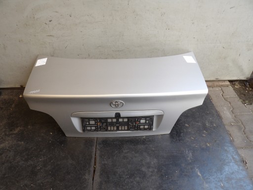 Toyota Avensis and T22 trunk door boot sedan