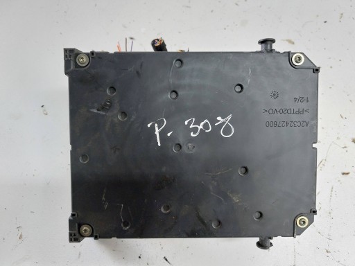 PEUGEOT 308 II T9 Module fusibles 9806687880