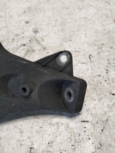 engine mount VOLKSWAGEN PASSAT B5 1.9TDI 74KW 2001r 8D0199308