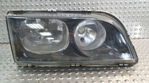 light front right VOLVO V40 and LIFT 99