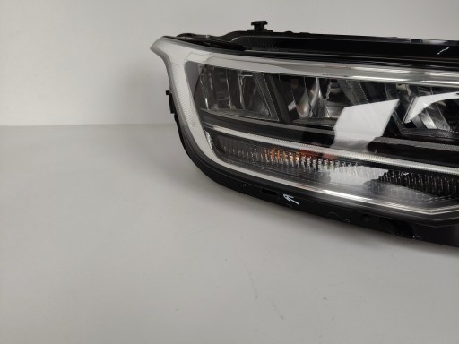 light right REFLEKTOR VW TIGUAN 5NN ALLSPACE 20- LIFT FULL LED