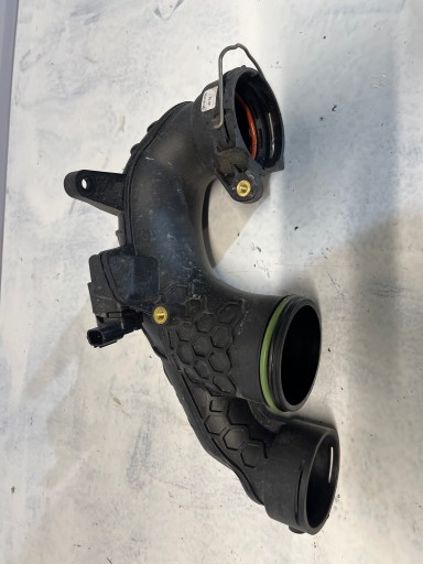 VOLVO V90 T8 HYBRID воздухозаборник труба 32222128 XC60 XC90 V60