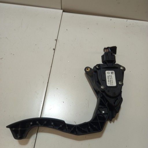 accelerator pedal DACIA LOGAN II