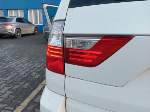 e832 - Bmw x3 e83 ліфт лівий задній ліхтар на люк lci