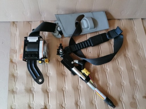 HONDA CIVIC VIII 06-12R 5D натягувач ременя правий