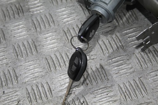 steering wheel rod ignition SUZUKI SPLASH