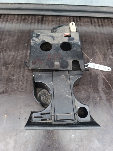VW T5 PODWOJNY bracket for KUBKI/ damaged