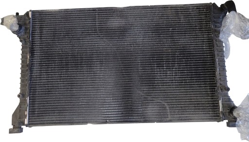 VW PHAETON II LIFT 3.0 TDI chladič vody 3D0121253G