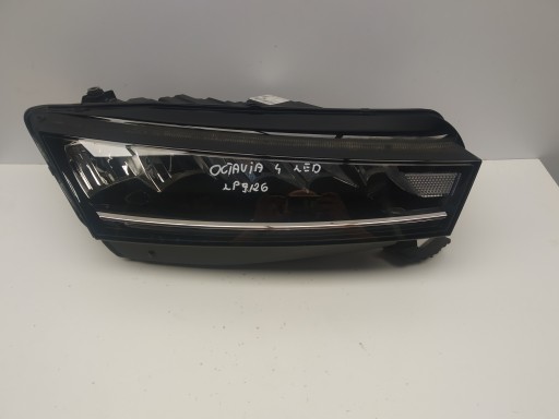 19- Skoda Octavia IV reflektor light front right FULL LED 5E4941016 OM