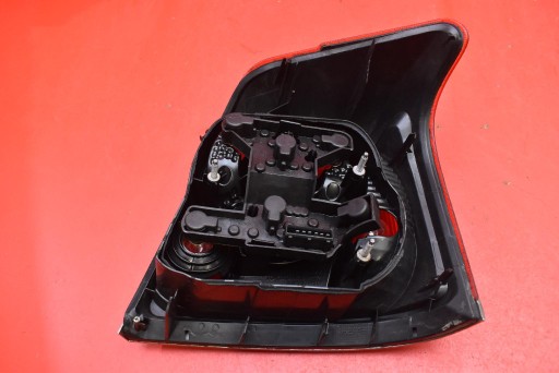 light left rear part rear TOYOTA AVENSIS T25 sedan 02-06
