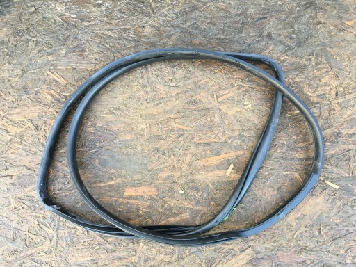 УПЛОТНИТЕЛЬ ПЕРЕДНЕЙ ПРАВОЙ ДВЕРИ KIA SPORTAGE III