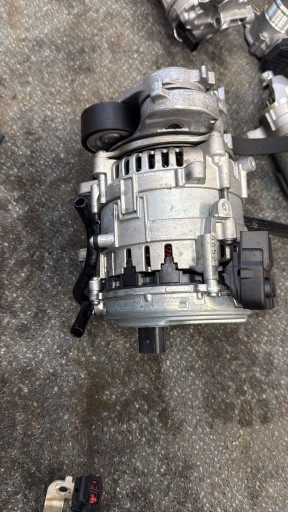 2993. ALTERNATOR VW AUDI 1,5 05E903019K