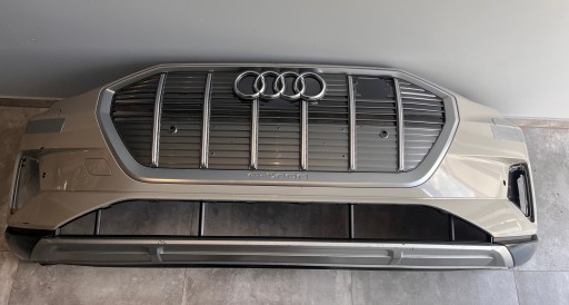 4KE80737 - Передний бампер полная аудитория e-tron 4ke обычные спрей 6xpdc решетка радиатора полосы