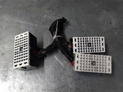 Вилки коробки запобіжників pacifica 2016-2020