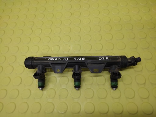 SEAT IBIZA III 1.2 Rampe injection 03E133320