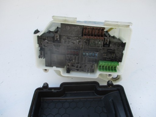 Module fusibles Boîte MERCEDES C KLASA 205