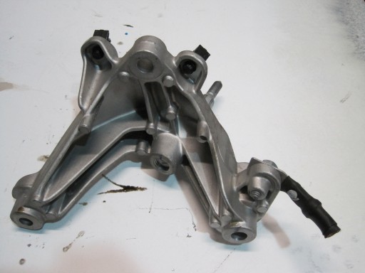 SUPPORTO DACIA SANDERO 1,0I 112338883R