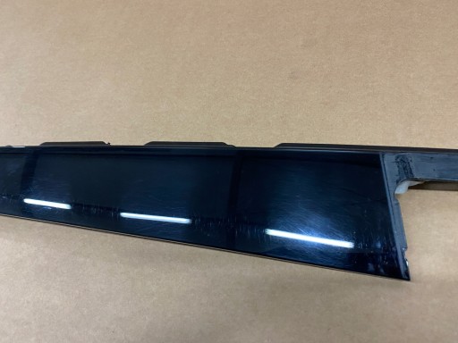 AUDI Q7 4M cap door left rear part 4M0839901