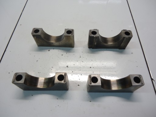PEUGEOT CITROEN 1.2 VTI HM01 Piedino di sostegno staffa ALBERO MOTORE