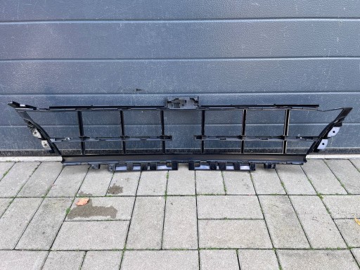 Porsche Panamera 971 grid central of a bumper front