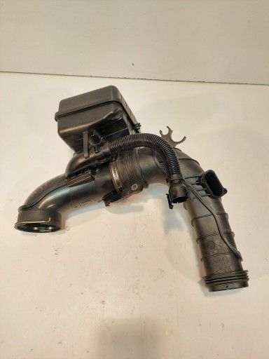 8512249 8508047 - BMW F10 F11 резонатор воздушная труба N47 8512014