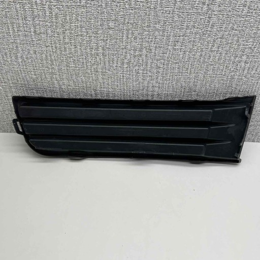 VW TOURAN grid of a bumper front left 5TA853665