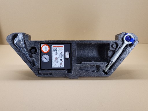 mandatory vehicle equipment polystirene W wheel UCHO gear lever VOLVO XC40