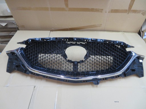 KB8B-50712 - MAZDA CX-5 II KF Решітка КАМЕРА 2017-2021 KB8B50712