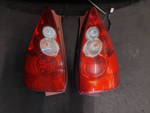 kompletní záď MAZDA 5 a A3F kapota kufru nárazník záď světlá
