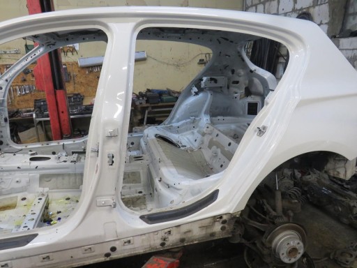 Порог стойки левая сторона A300 BMW F20