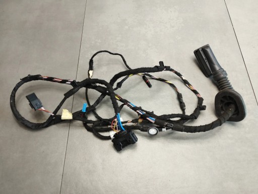 BMW X1 F48 bundle door right rear part 6840096