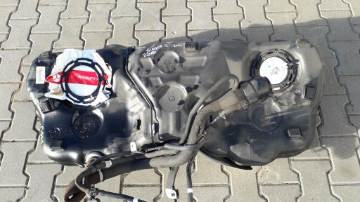 31150-J5000/200/500 - Kia STINGER 2.2 CRDI паливний бак 31100-J5950