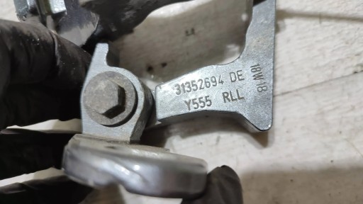 Volvo V40 II 2018r rear part side left hinges door