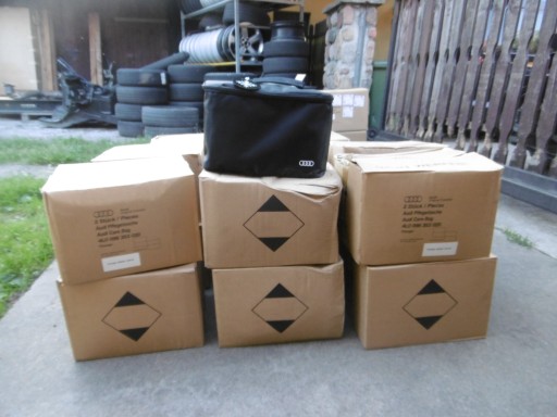 AUDI ОРИГІНАЛЬНИЙ НАБІР АВТОКОСМЕТИКИ ДЛЯ ЗИМИ 4L0096353