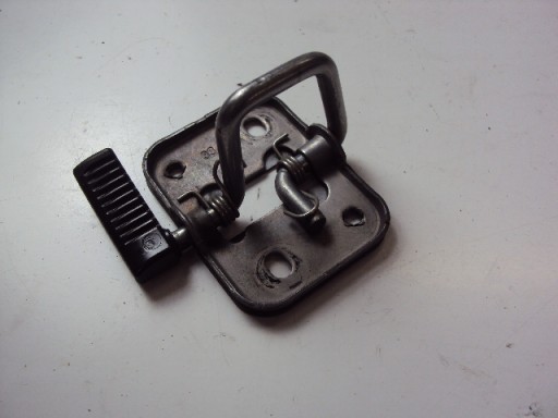 1K8823186F - БОЛТ ЗАМОК КАПОТА VW CADDY IV 2016 ГОД