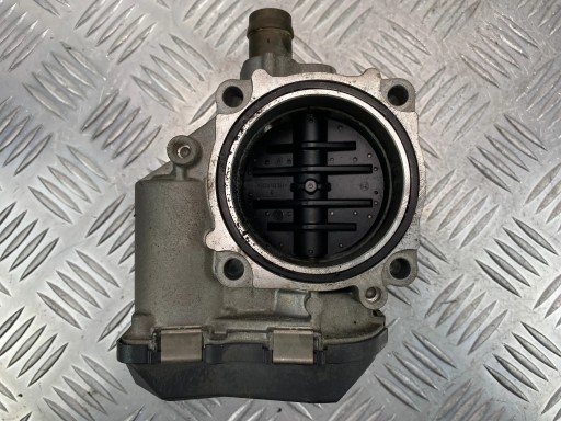 BMW SERIA 3 F30 F31 2.0 throttle flap 7588625