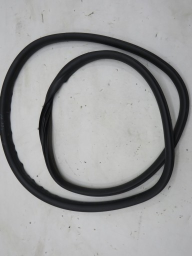 Уплотнитель передней правой двери VOLVO S60 II V60