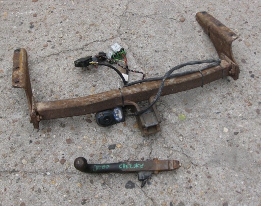 JEEP CHEROKEE LIBERTY KJ vučna kuka WYPINANY MOPAR upravljačka KPL 82206824