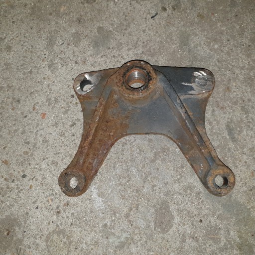 A9723230224, A9723230224 - Крепление atego, верхний кронштейн стойки переднего стабилизатора