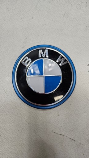 G26 i4 - ЛОГОТИП ЭМБЛЕМА BMW