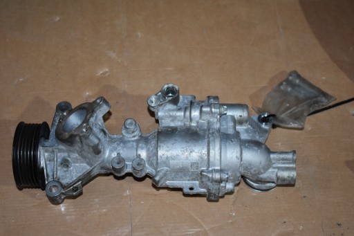 IDEALNA water pump MERCEDES W205 W213 W253 1