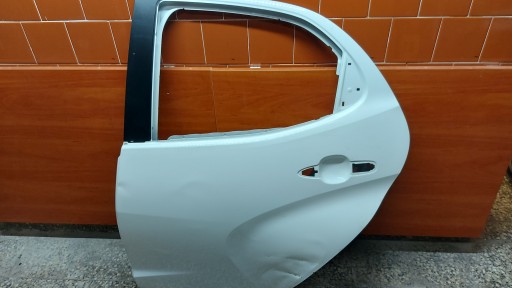 door left left rear part TOYOTA YARIS IV 20